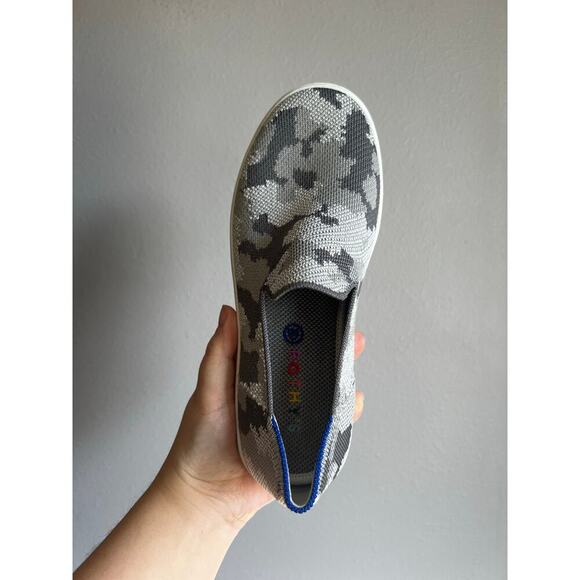 Rothy’s Grey Camo, The Kids Sneaker. Size 4 kids - Picture 6 of 6
